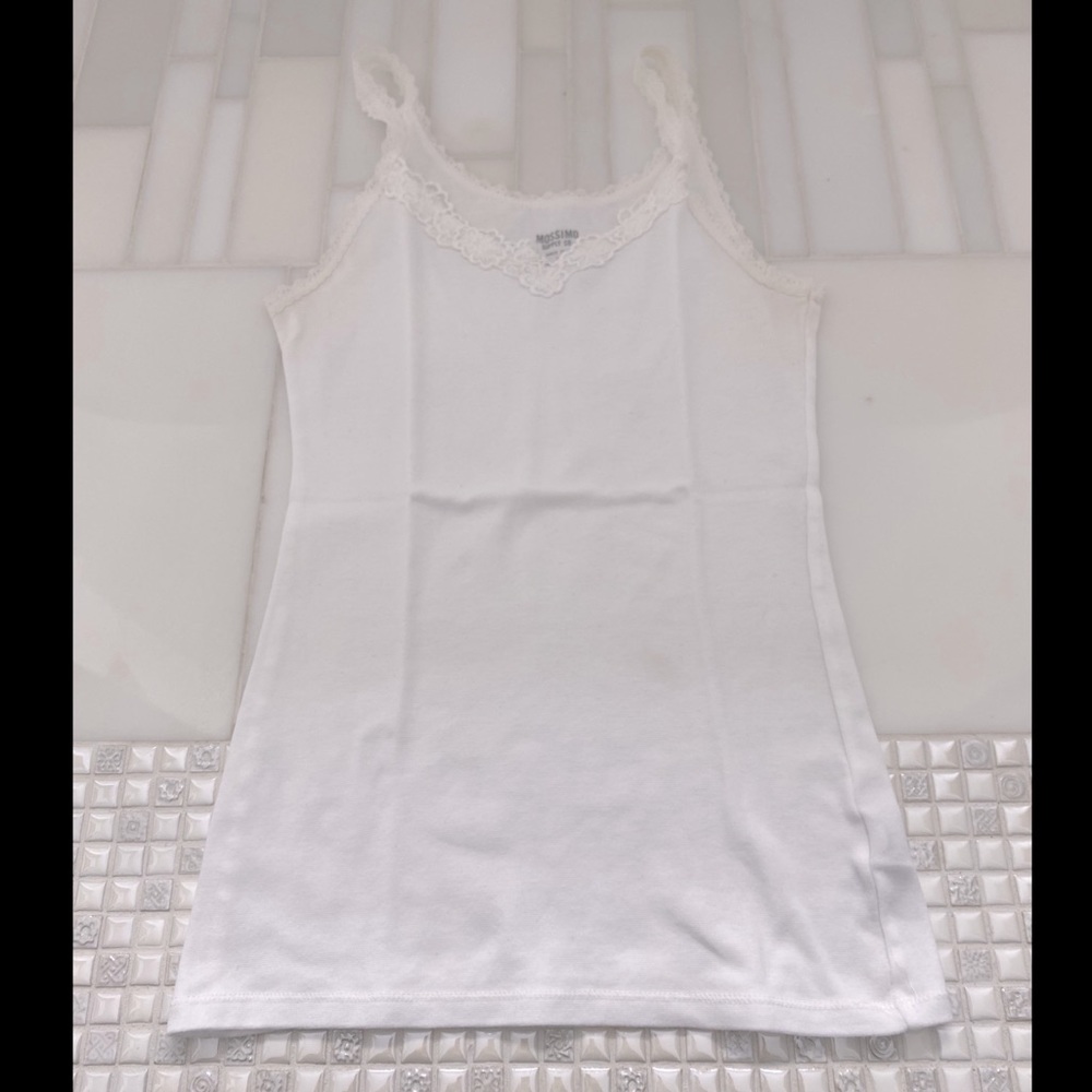 Floral Neckline Tank